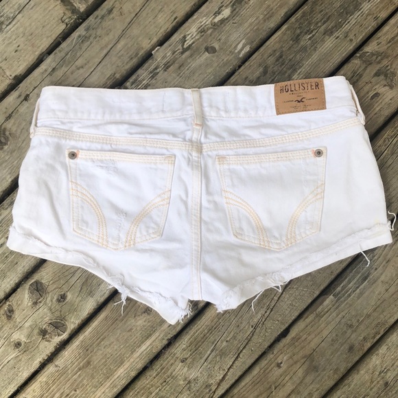 HOLLISTER WHITE JEAN SHORTS - Picture 2 of 3
